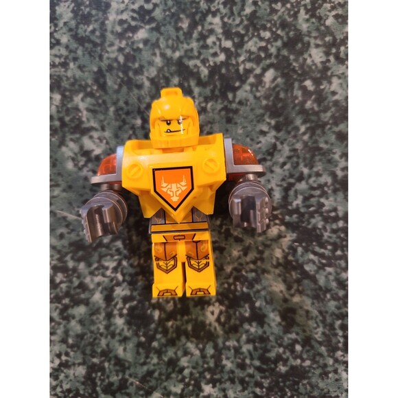 Lego Nexo Knights Minifigures and Shield Lot - Harpy, Ultimate Axl - Picture 6 of 12